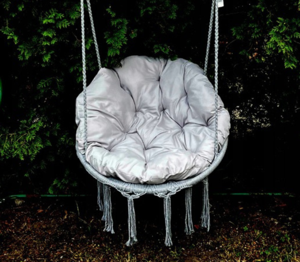 szara huśtawka bocianie gniazdo z poduszką